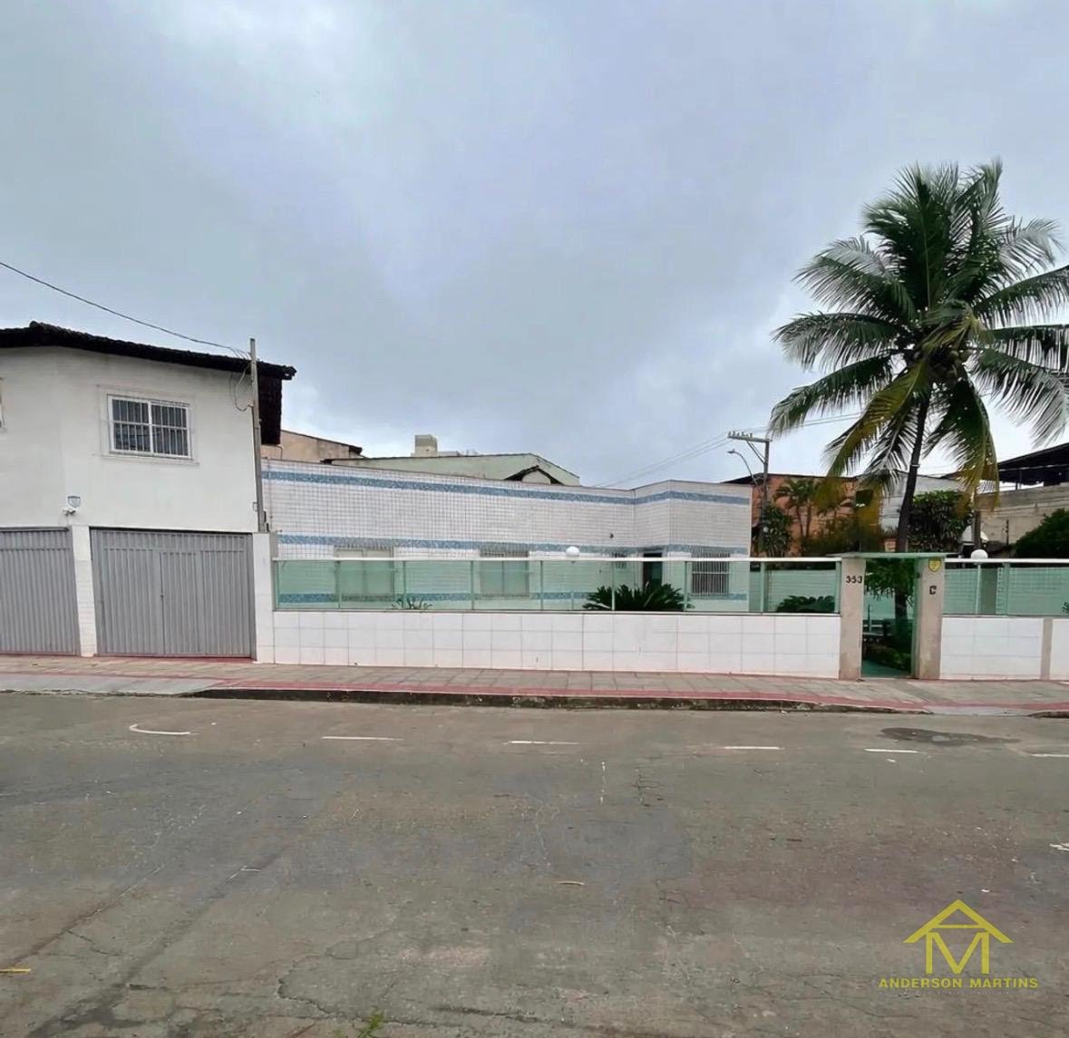 Casa à venda com 4 quartos, 2 banheiros, 2 vagas e 300m² no Jardim Guadalajara, Vila Velha (ES) — foto 2 de 7