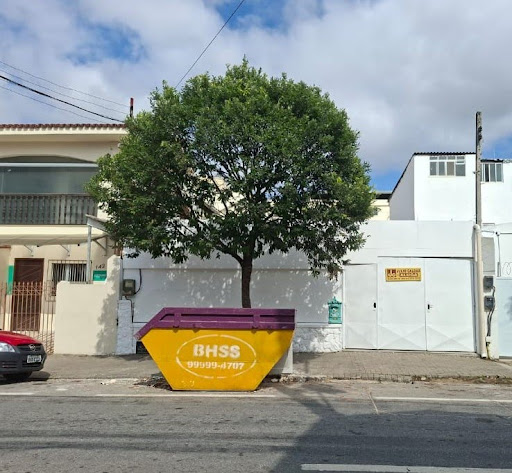 Casa Comercial em Centro  -  Macaé