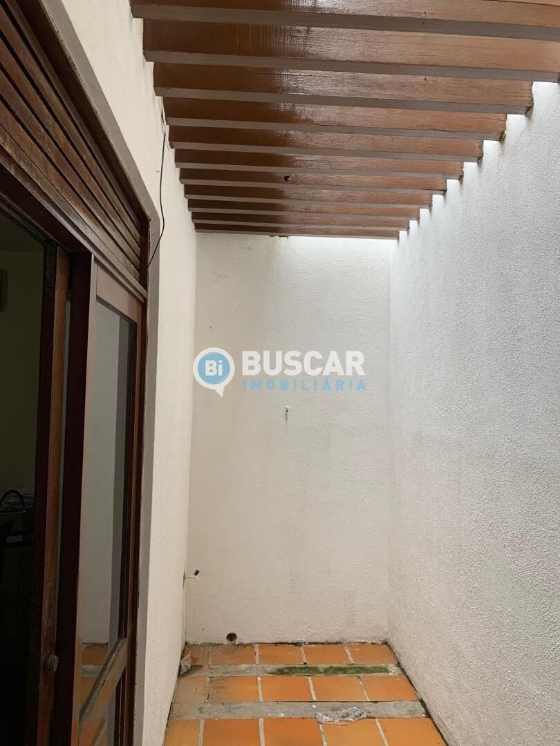 Casa à venda com 3 quartos, 1 suíte, 2 vagas e 300m² no Santa Mônica, Feira de Santana (BA) — foto 16 de 23