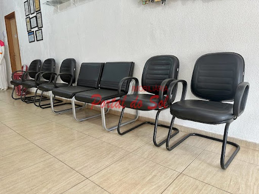 Salão com 3 portas comerciais próximo ao Colégio Rio Branco