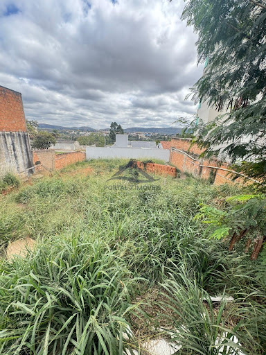 Lote / Terreno no Bairro Iporanga  -  Sete Lagoas