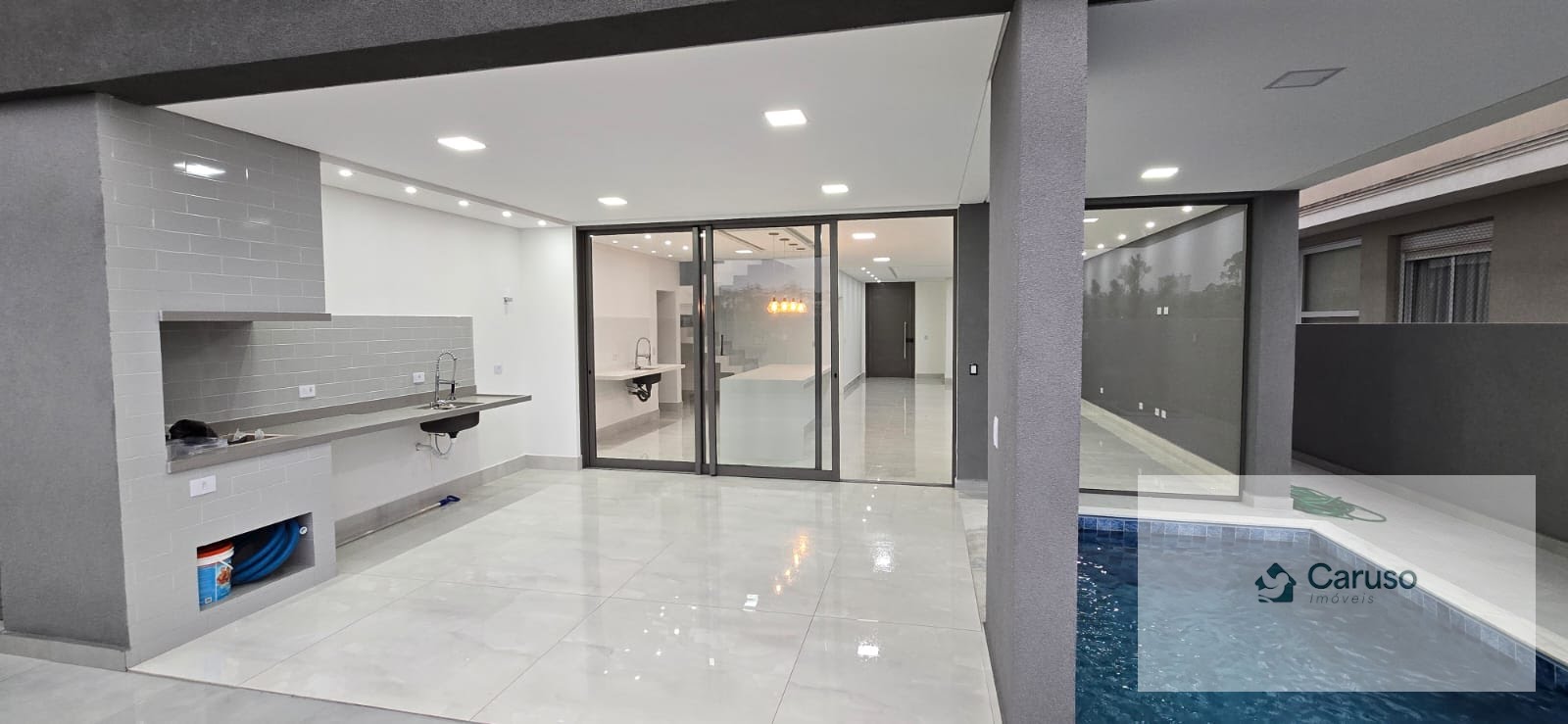 Casa à venda com 4 suítes, 4 vagas e 300m² no Condomínio Real Park, Arujá (SP) — foto 23 de 26