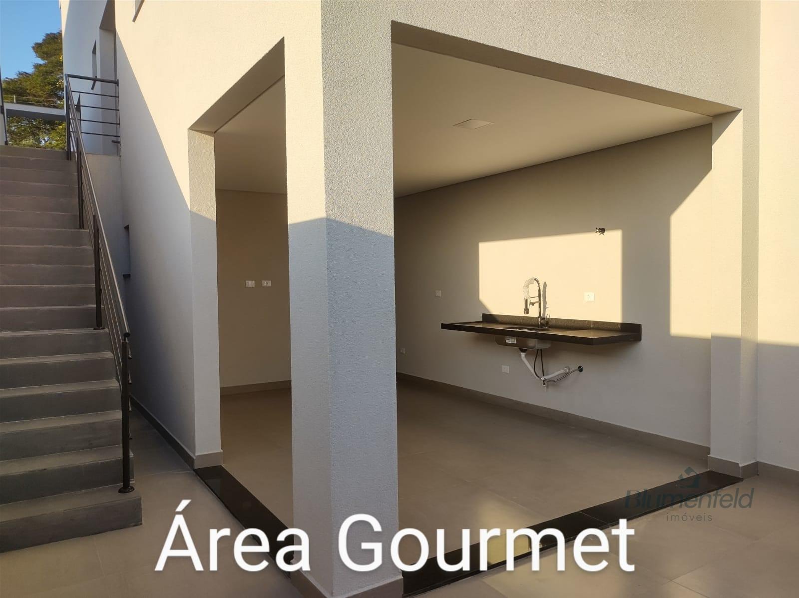 Casa à venda com 3 quartos, 3 suítes, 4 vagas e 136m² no Jardim Planalto, Arujá (SP) — foto 21 de 27