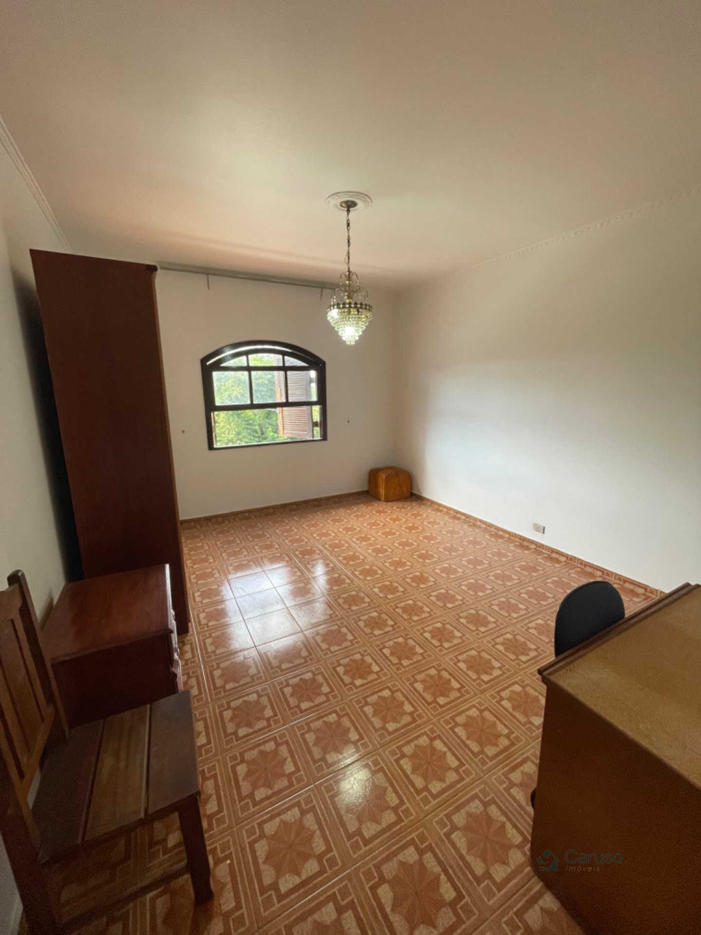 Casa à venda com 3 quartos, 1 suíte, 6 vagas e 390m² no Center Ville, Arujá (SP) — foto 8 de 14