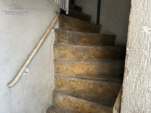 Escadas de acesso
