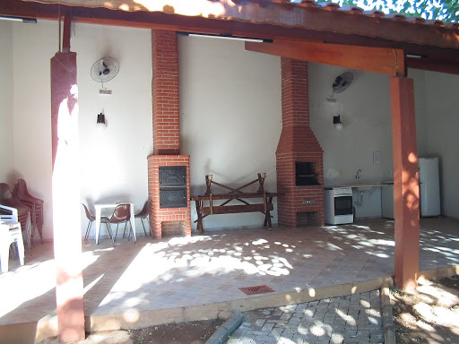 Churrasqueira e forno de pizza