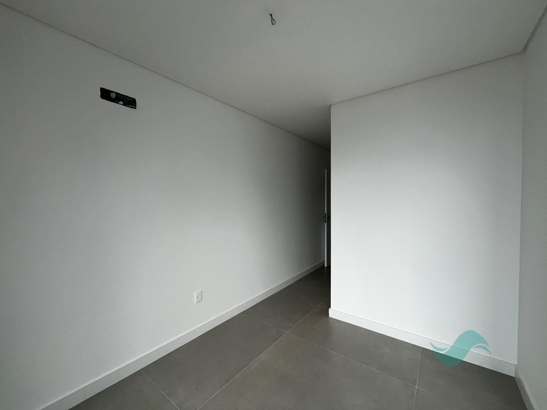 Apartamento à venda com 3 quartos, 3 suítes, 2 vagas e 119m² no Jurerê, Florianópolis (SC) — foto 9 de 12