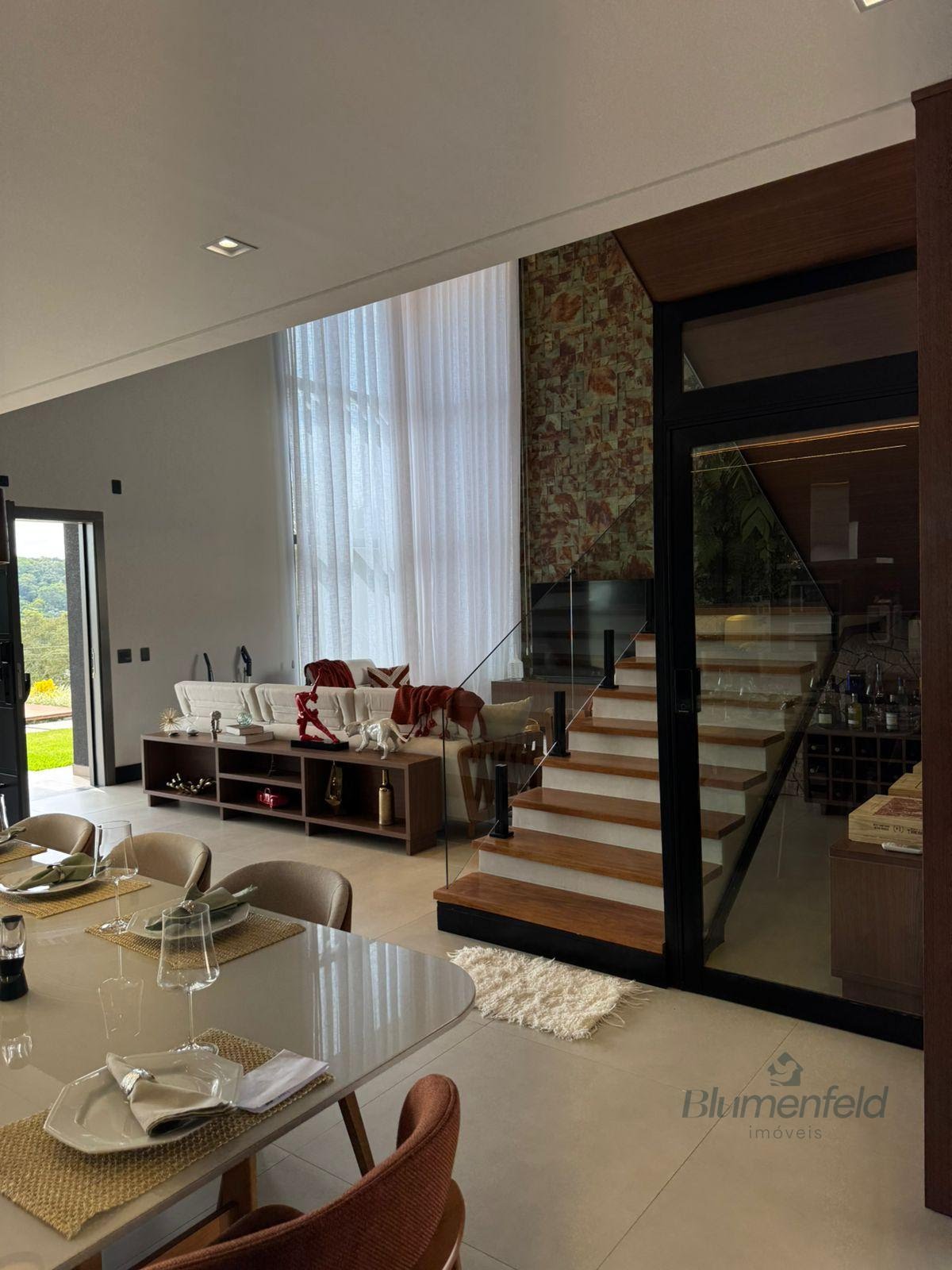 Casa à venda com 4 suítes, 6 vagas e 375m² no Ouro Fino, Santa Isabel (SP) — foto 15 de 30
