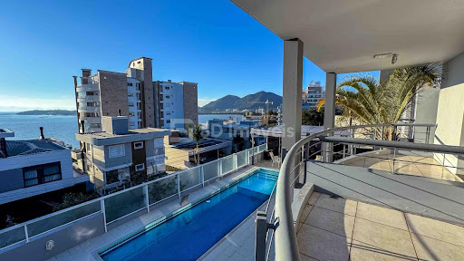 Casa 5 Dormitórios - João Paulo  -  Florianópolis, SC