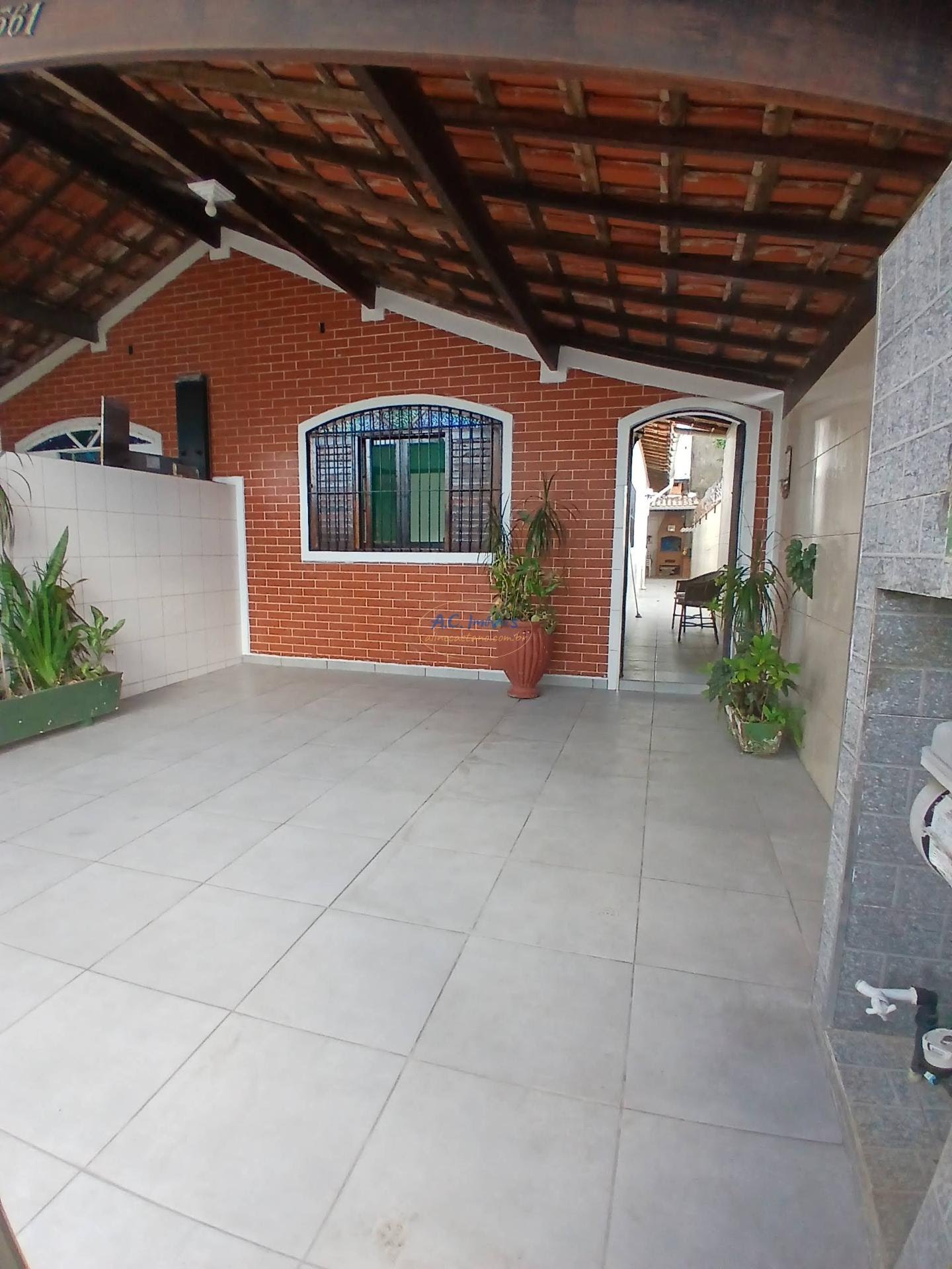 Casa à venda com 2 quartos, 2 banheiros, 2 vagas e 125m² no Ocian, Praia Grande — foto principal
