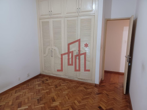 Apartamento à venda no Leblon, RJ: 130m², 3 quartos, 2 banheiros. Oportunidade por R$ 3.550.000!