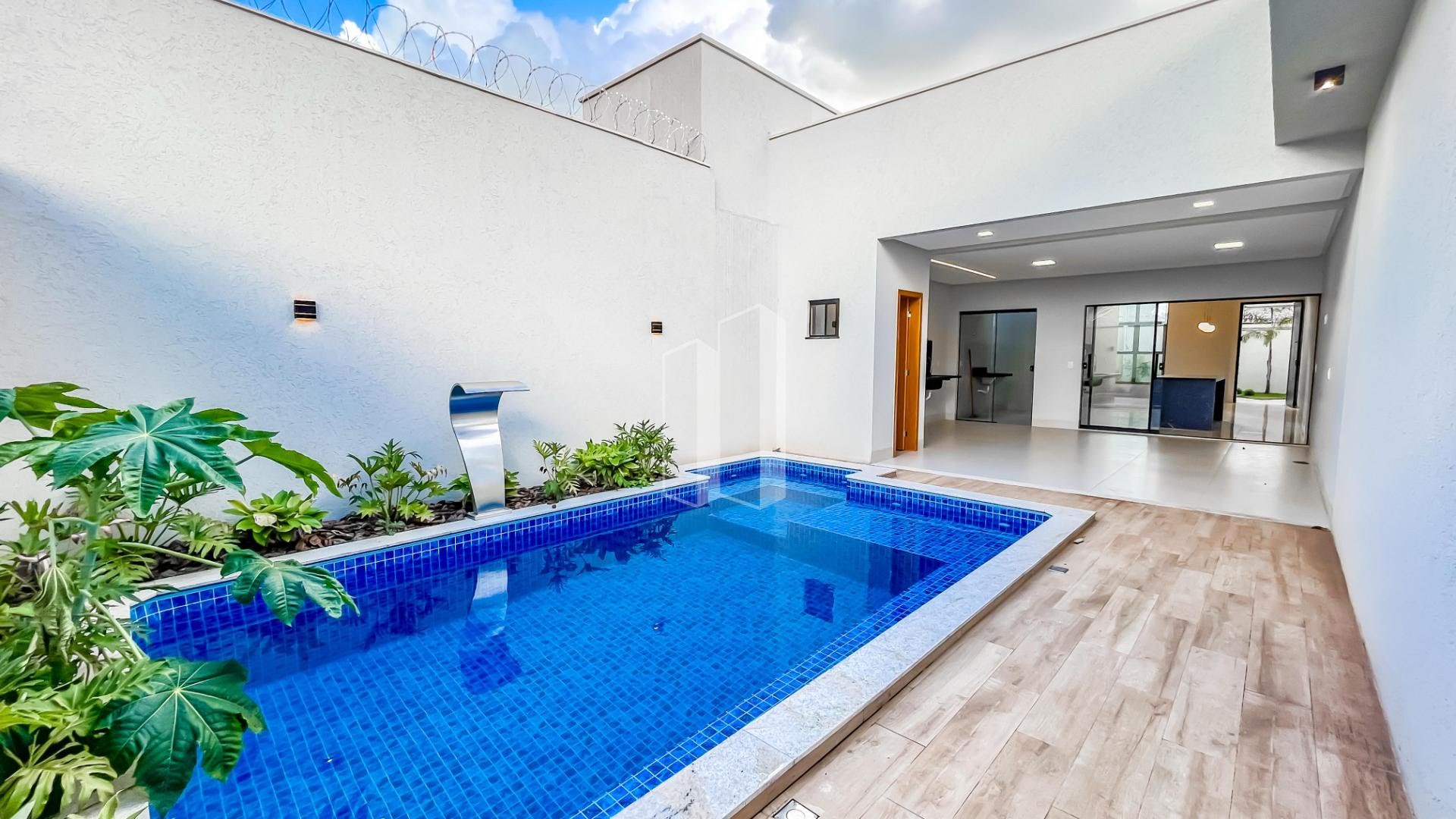 Casa à venda com 3 quartos, 3 suítes, 2 vagas e 179m² no Parque das Paineiras (1,2,3 e 4 Etapa), Goiânia (GO) — foto 11 de 19