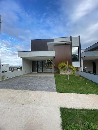 Casa de Condomínio em Wanel Ville - Sorocaba/SP - 03 Suítes - Escritório -04 Vagas - Piscina