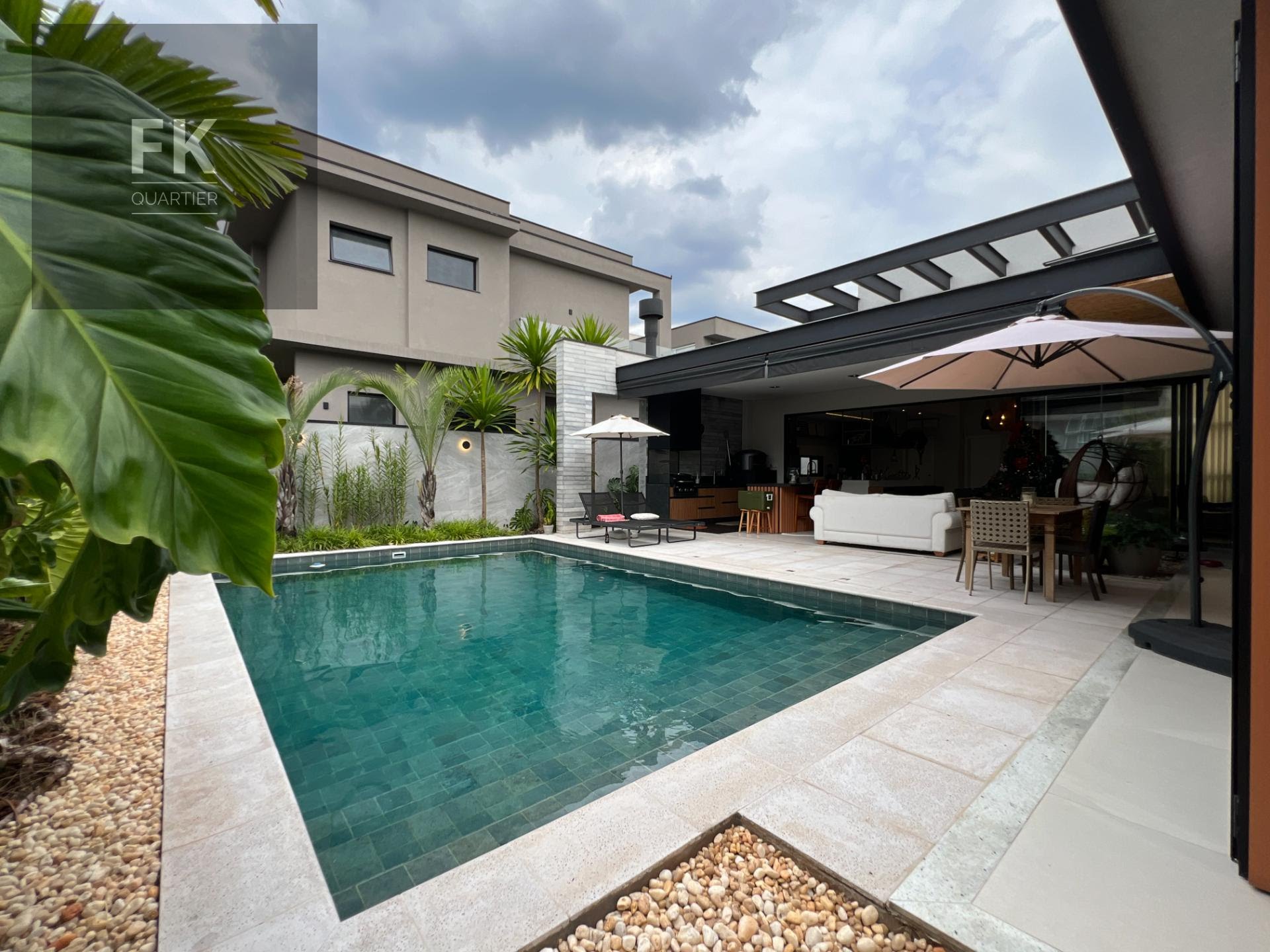 Casa à venda com 3 quartos, 3 suítes, 4 vagas e 382m² no Cidade Tamboré, Santana de Parnaíba (SP) — foto 28 de 30