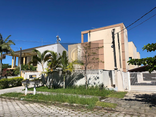 Sobrado à Venda em Guaratuba: 15 Dormitórios e 5 Suítes