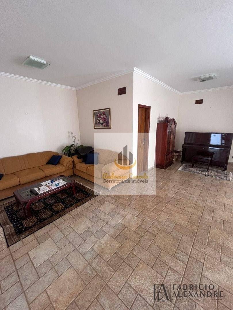 Casa à venda com 3 quartos, 1 suíte, 4 vagas e 290m² no Damha I, São José do Rio Preto (SP) — foto 9 de 18