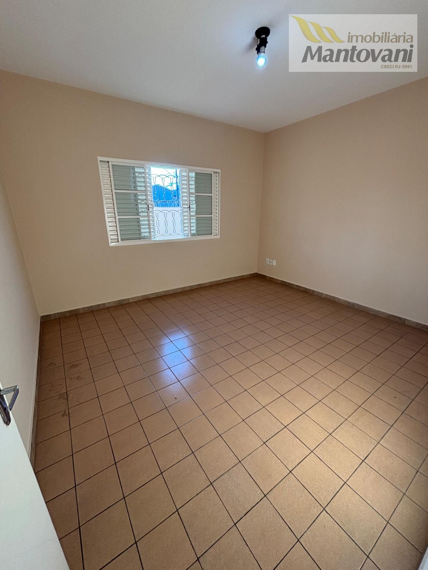 Casa à venda com 4 quartos, 1 suíte, 2 vagas e 245m² no Jardim São Paulo, Tatuí (SP) — foto 9 de 18