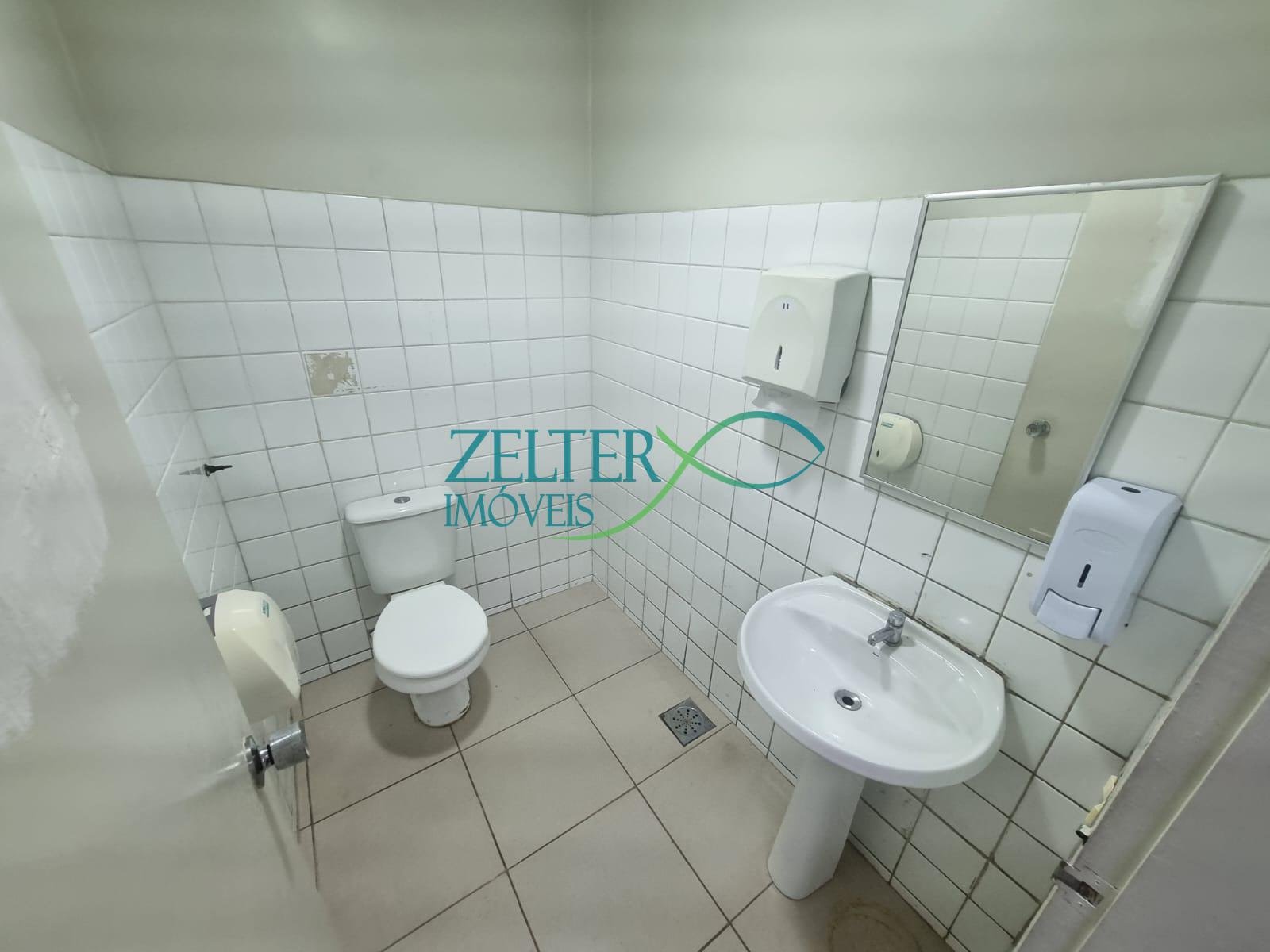 Comercial para alugar com 4 banheiros e 850m² no Penha, Rio de Janeiro (RJ) — foto 23 de 30