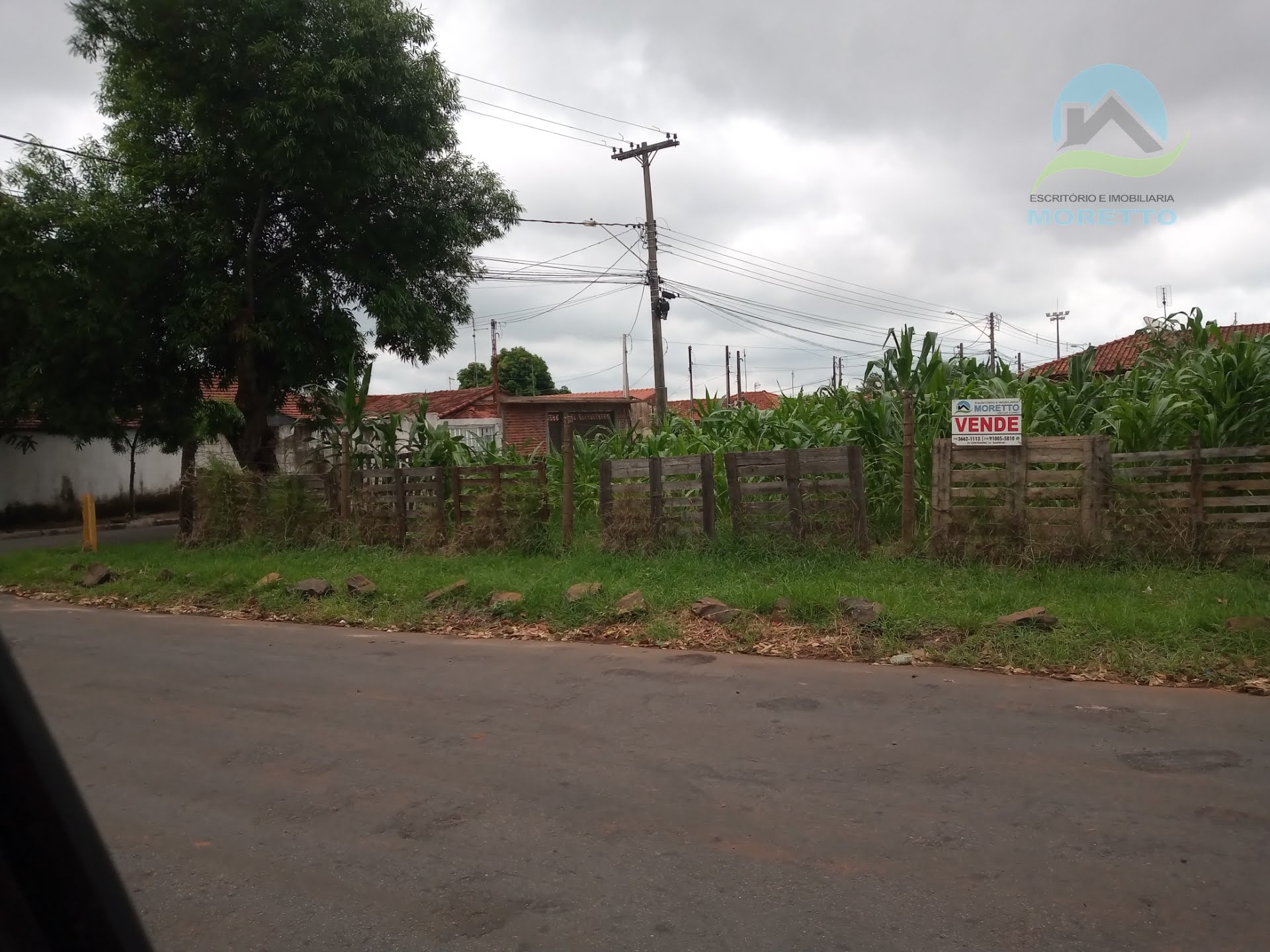 ESQUIINA AV. IVANIL FRANCISCHINI COM A RUA PASCHOAL BOLINI