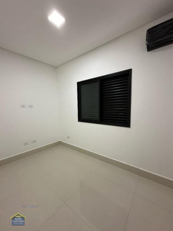 Casa à venda com 3 quartos, 2 suítes, 2 vagas e 116m² no Vilamar, Praia Grande (SP) — foto 8 de 23
