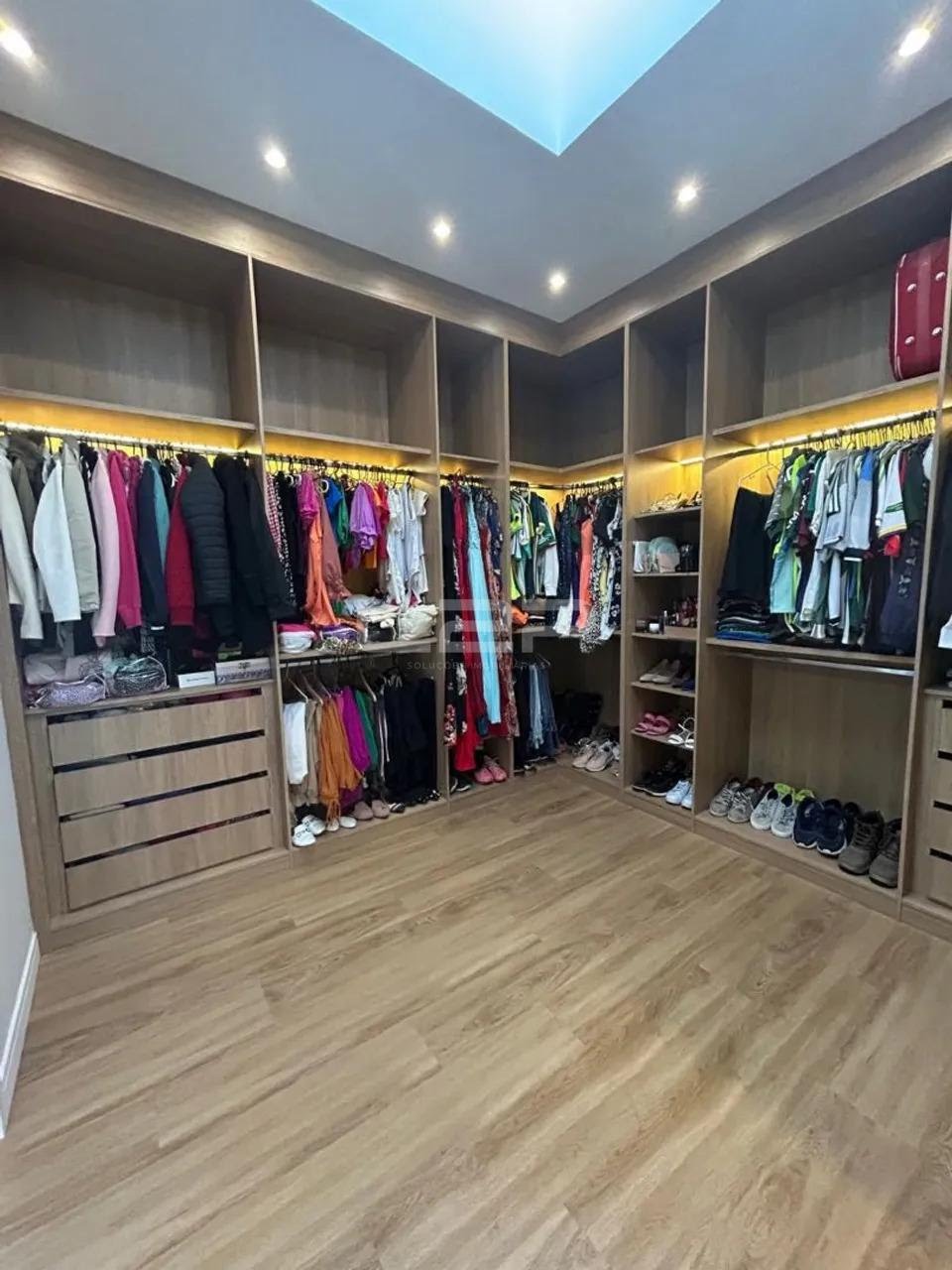 Casa à venda com 3 quartos, 3 suítes, 6 vagas e 376m² no Medeiros, Jundiaí (SP) — foto 12 de 23