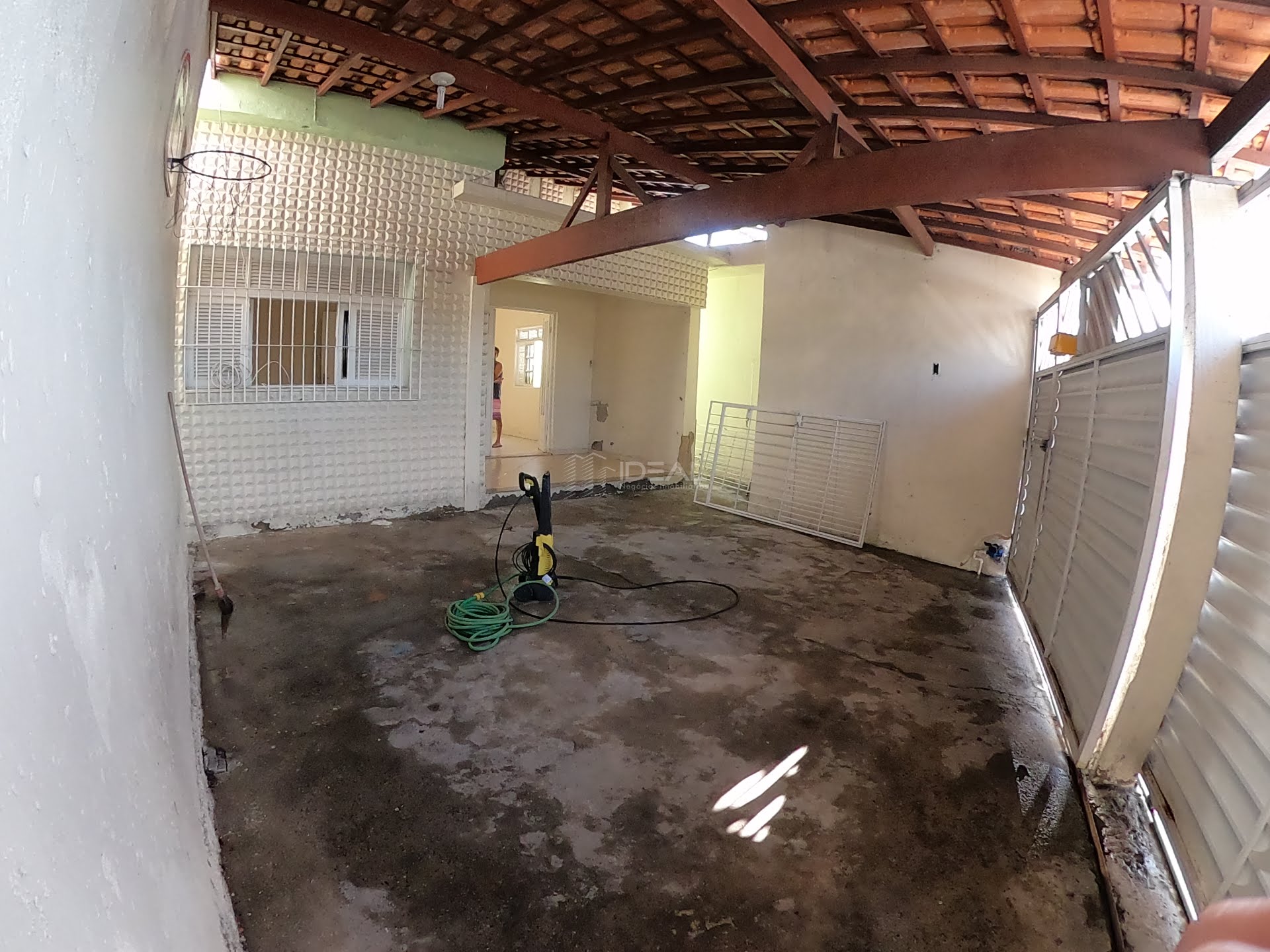 Casa com ponto comercial para venda no Parque California - Campos dos Goytacazes, RJ 