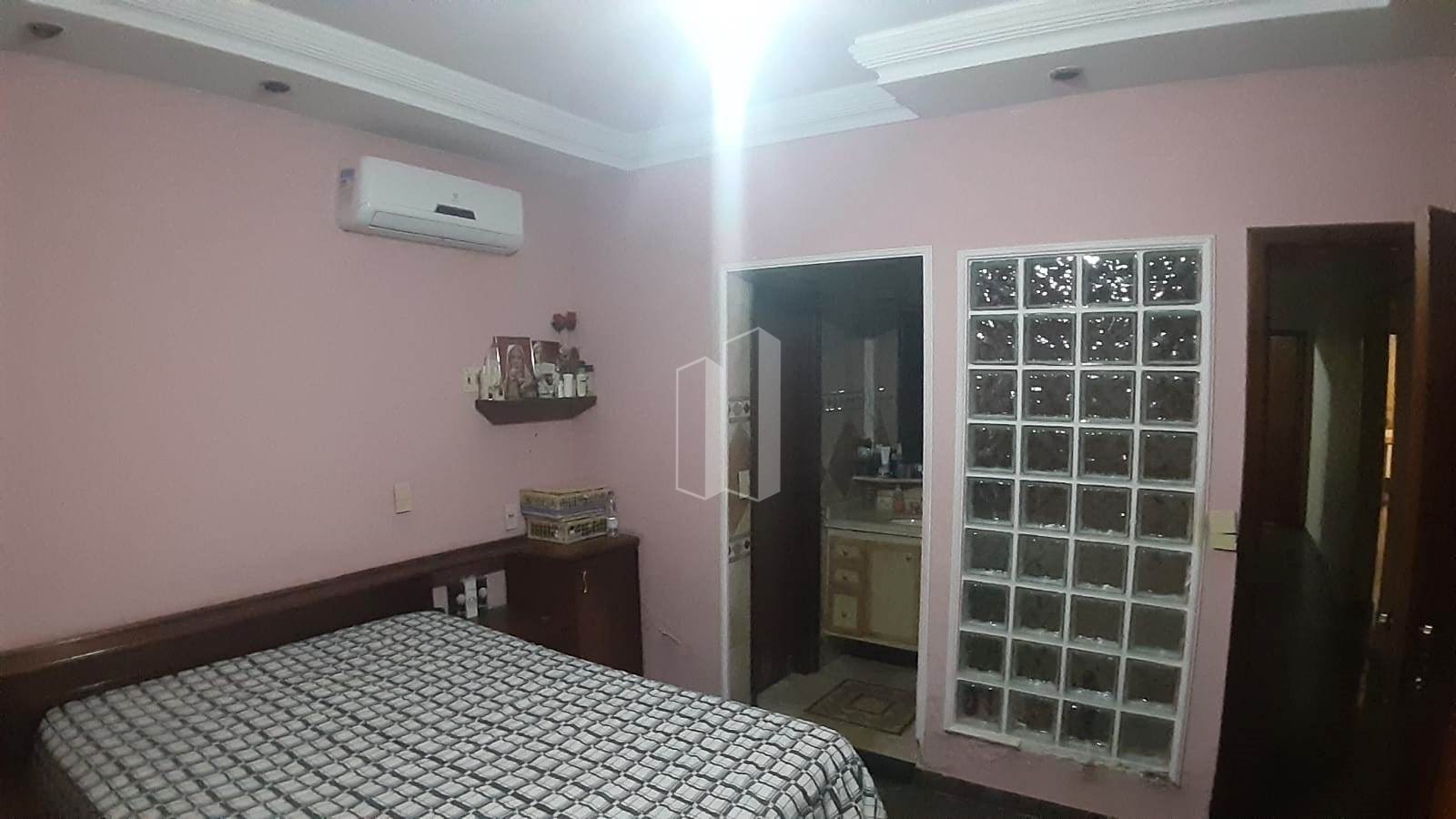 Casa à venda com 3 quartos, 1 suíte, 4 vagas e 302m² no Jardim Santo Antônio, Goiânia (GO) — foto 3 de 10