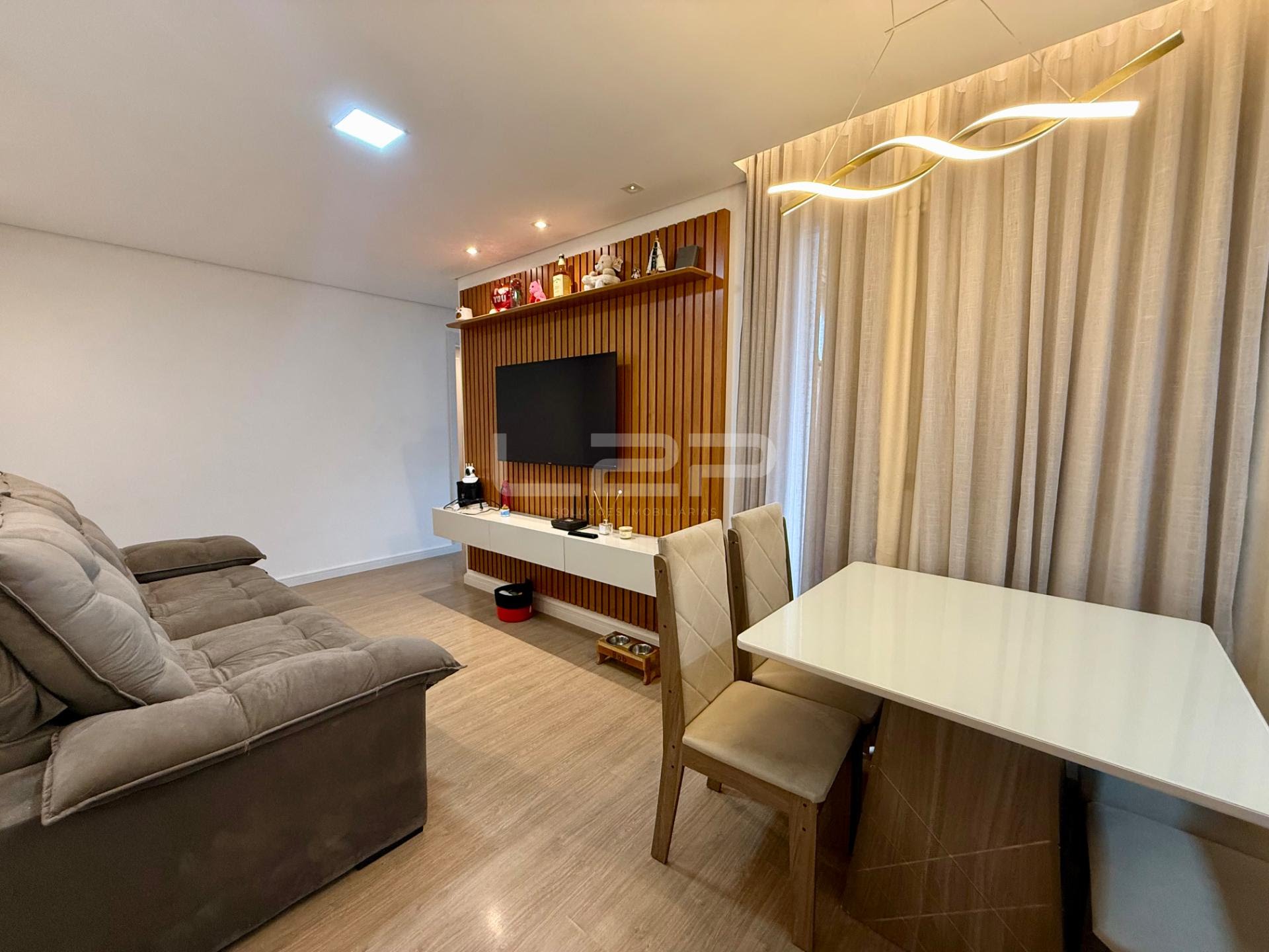 Apartamento à venda com 2 quartos, 1 banheiro, 1 vaga e 54m² no Jardim Carolina, Jundiaí — foto principal