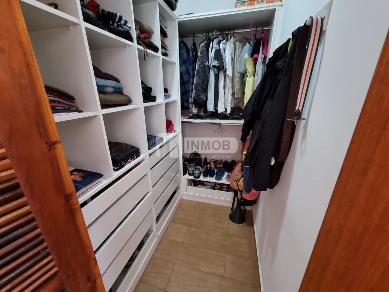 Casa à venda com 4 quartos, 3 suítes, 2 vagas e 270m² no Caminho Novo, Tremembé (SP) — foto 16 de 30
