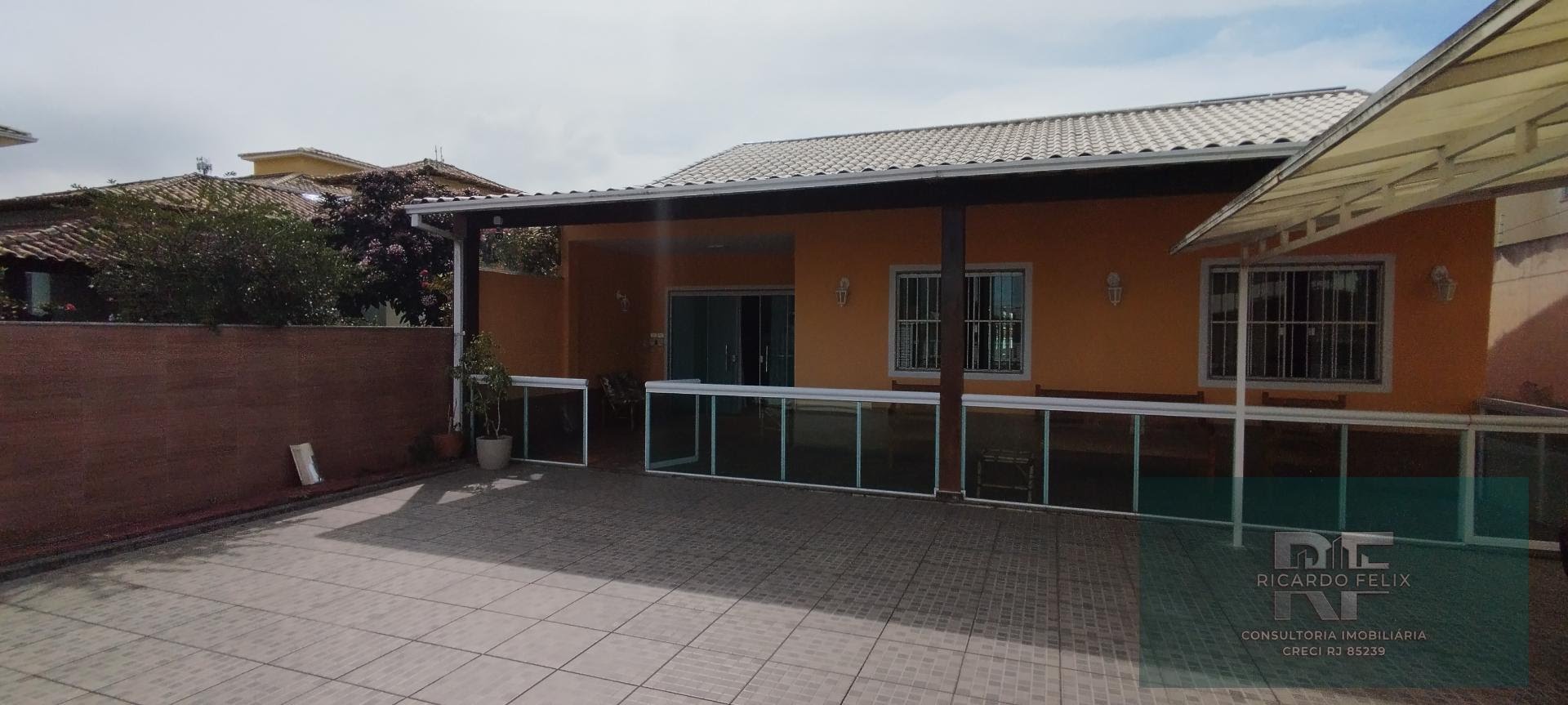 Casa à venda com 5 quartos, 6 banheiros, 3 vagas e 560m² no Costazul, Rio das Ostras — foto principal