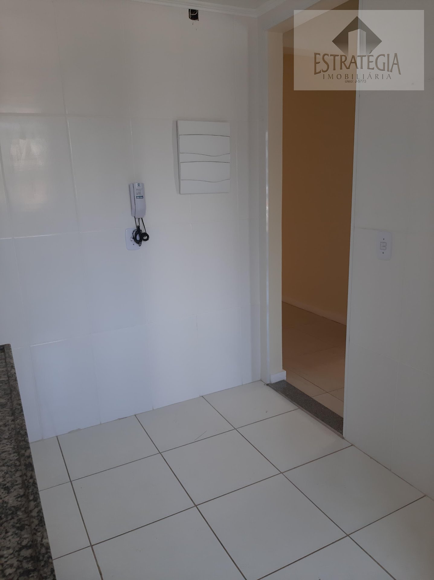 Apartamento à venda com 2 quartos, 1 banheiro, 1 vaga e 61m² no Corrêas, Petrópolis (RJ) — foto 8 de 12