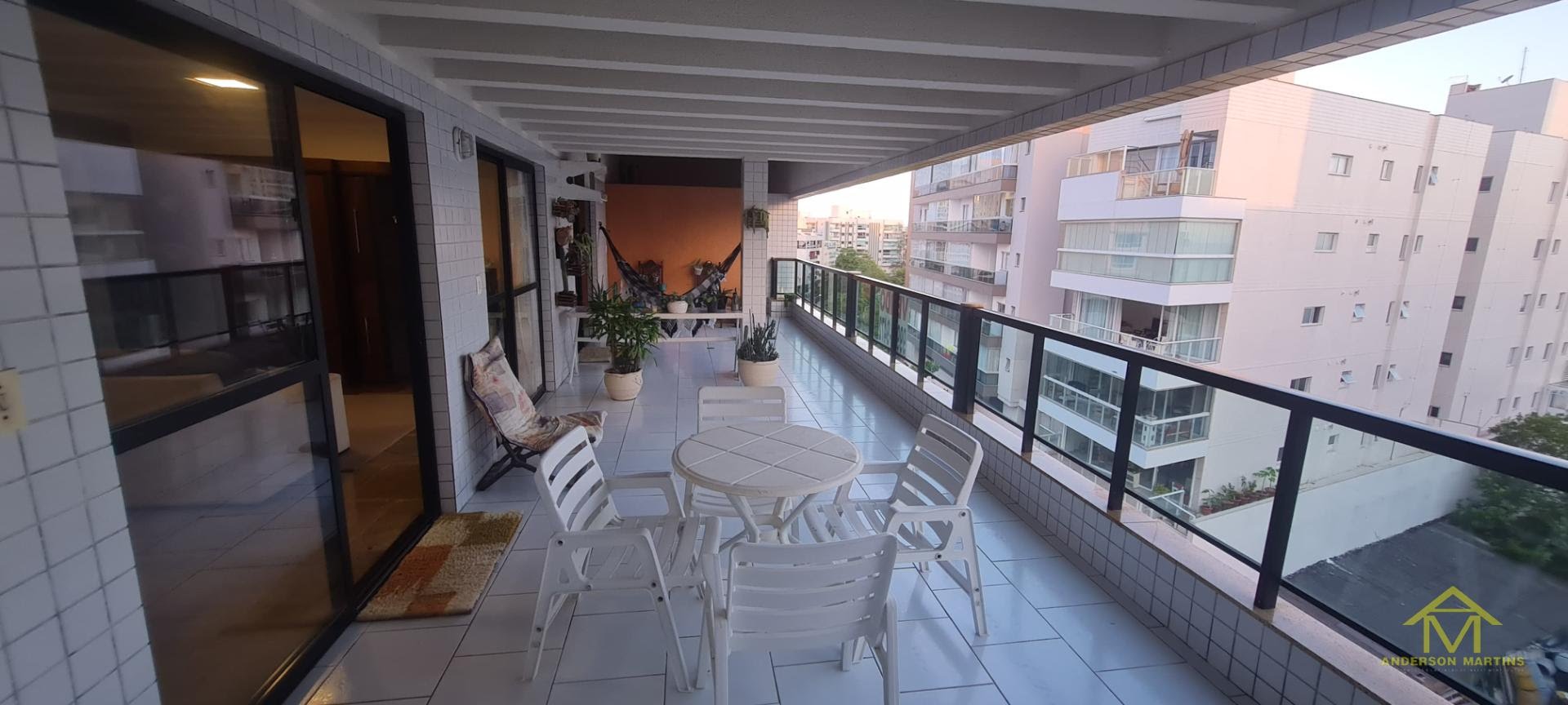 Cobertura, 3 quartos, 303 m² - Foto 1