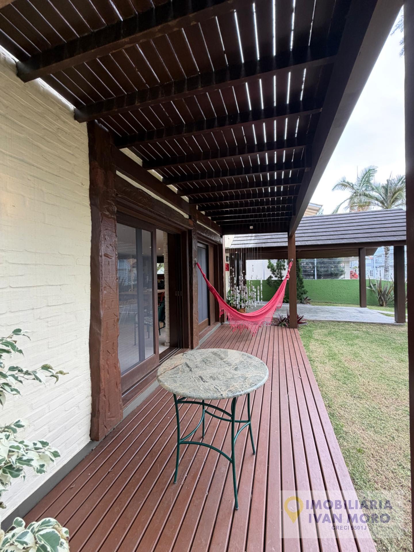 Casa à venda com 4 quartos, 2 suítes, 2 vagas e 210m² no Daniela, Florianópolis (SC) — foto 2 de 30