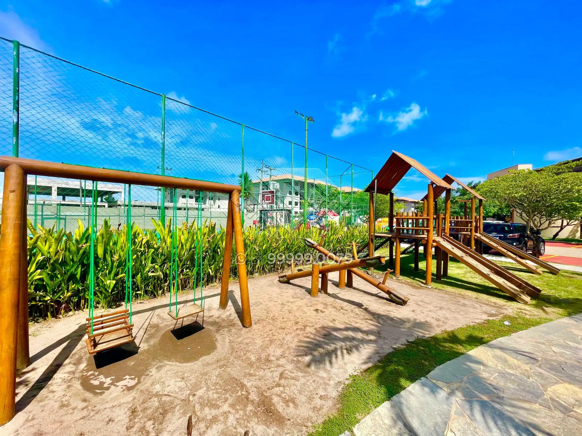 Compre flat térreo à venda em Muro Alto no Nui Supreme. 2 quartos, 1 suíte, Porteira fechada com lazer de resort. Agende visita com Leicam maciel