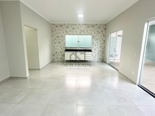 Casa à Venda em Jardim Casa Grande - 2 Dormitórios, R$400k