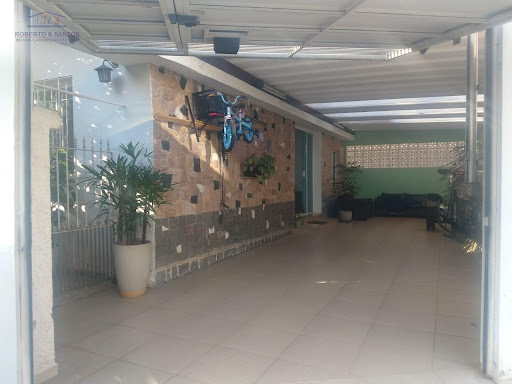 Garagem e varanda, outra vista