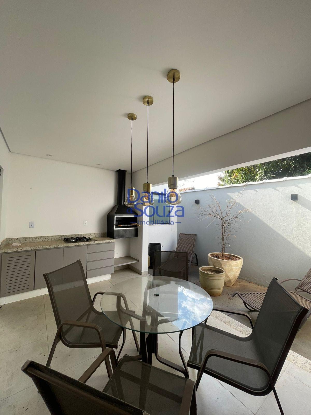 Casa à venda com 2 quartos, 1 suíte, 1 vaga e 140m² no Vila Sao Pedro, Araxá (MG) — foto 8 de 14