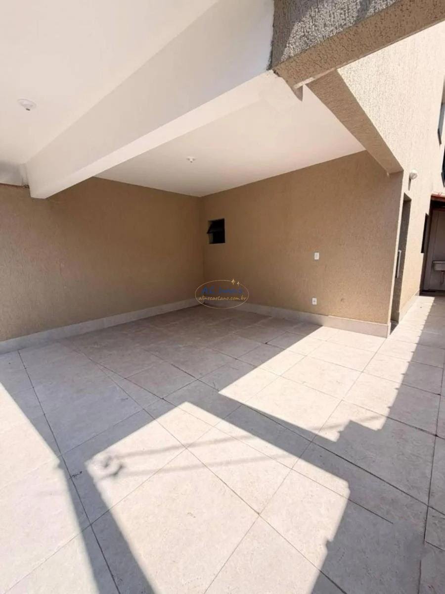 Casa à venda com 3 quartos, 1 suíte, 2 vagas e 120m² no Aviação, Praia Grande (SP) — foto 12 de 16