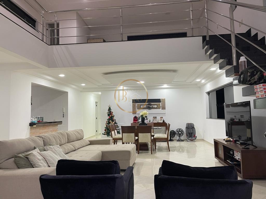 Casa à venda com 4 quartos, 2 suítes, 4 vagas e 300m² no Outeiro D'gloria, Porto Seguro (BA) — foto 2 de 14