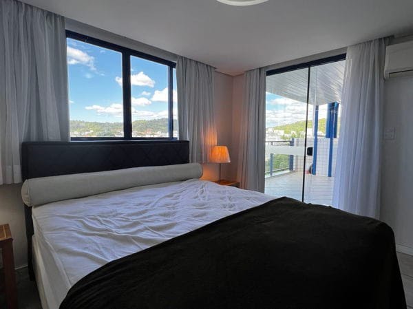 Cobertura à venda com 3 suítes, 2 vagas e 330m² no Jurerê, Florianópolis (SC) — foto 29 de 30