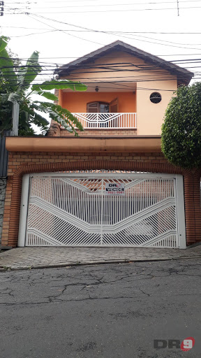 Casa Sobrado em Alto da Mooca - São Paulo, SP., aceita permuta por imóvel menor.