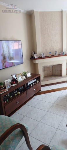 Sala de visitas com lareira