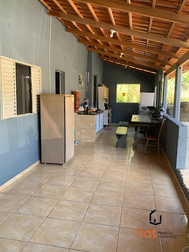 Casa à Venda em Tavares de Minas, Pará de Minas – 2 Quartos, R$340mil