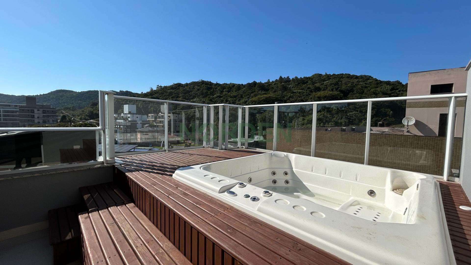 Cobertura de 134.77 m² com 2 quartos no Cobertura 2 Quartos 134.77m² — Jurerê, Jurerê