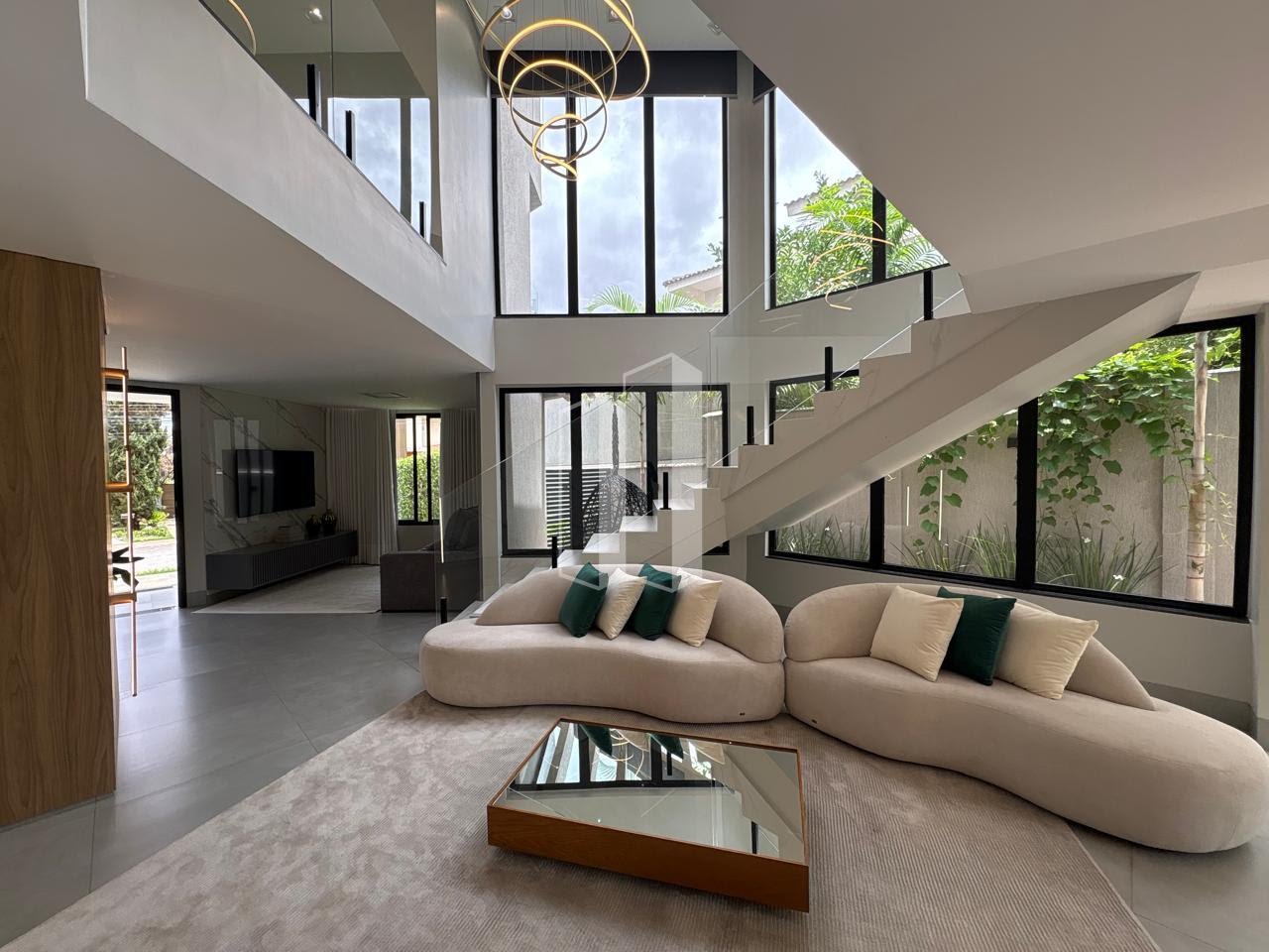Casa à venda com 3 quartos, 3 suítes, 4 vagas e 286m² no Jardins Madri, Goiânia (GO) — foto 2 de 30