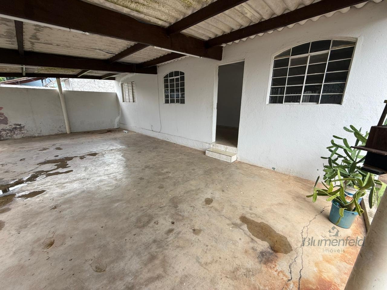 Casa à venda com 2 quartos, 1 banheiro, 3 vagas e 120m² no Jordanópolis, Arujá — foto principal