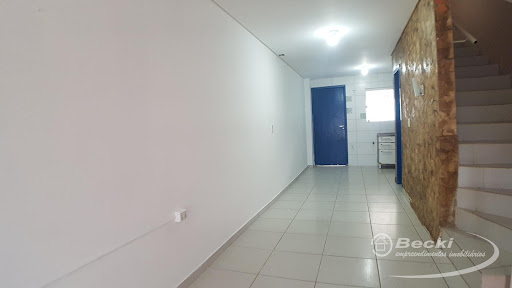 Aluguel casa geminada no bairro Floresta 
