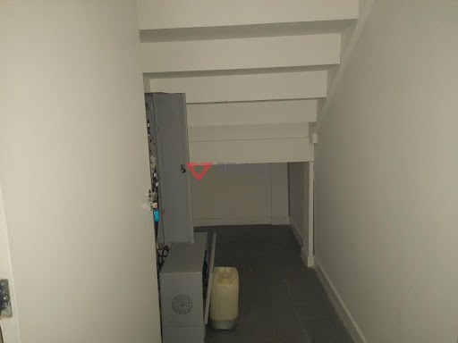 Loja para Locação em Humaitá RJ, 490m², 14 cômodos