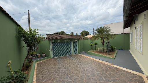 Casa à Venda no Centro de Flórida Paulista, 3 Quartos sendo uma Suíte 