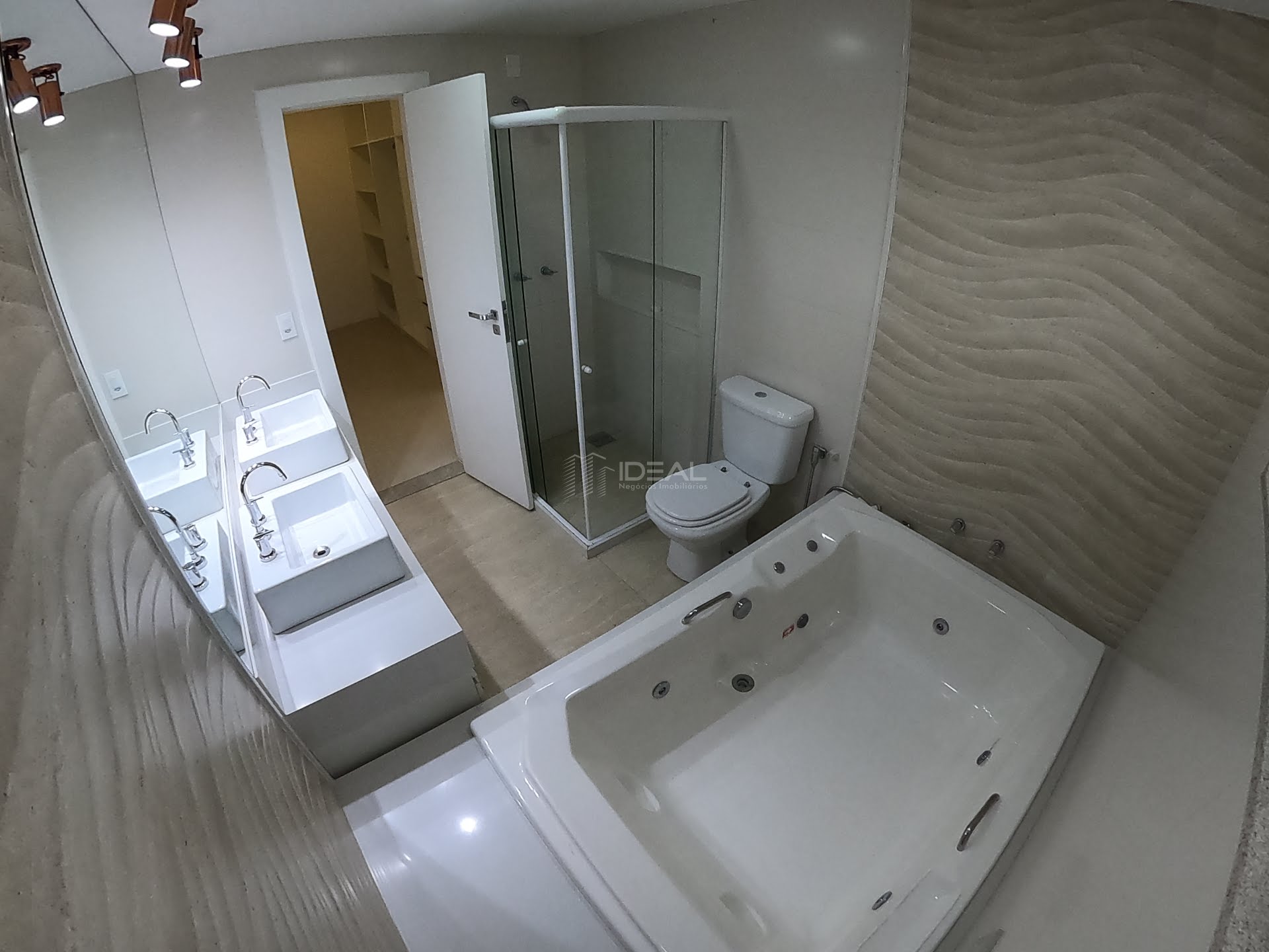 Casa à venda com 4 quartos, 4 suítes, 3 vagas e 420m² no Parque California, Campos dos Goytacazes (RJ) — foto 16 de 30